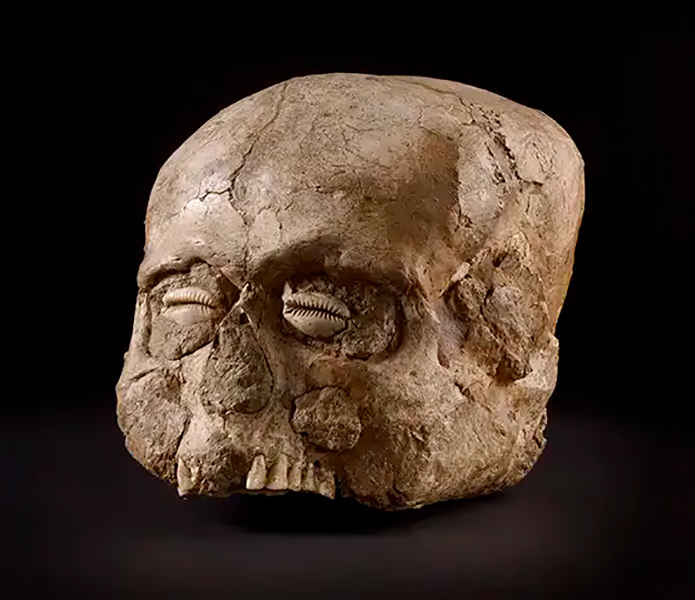 Гипсовый череп возрастом около 9000 лет из Иерихона