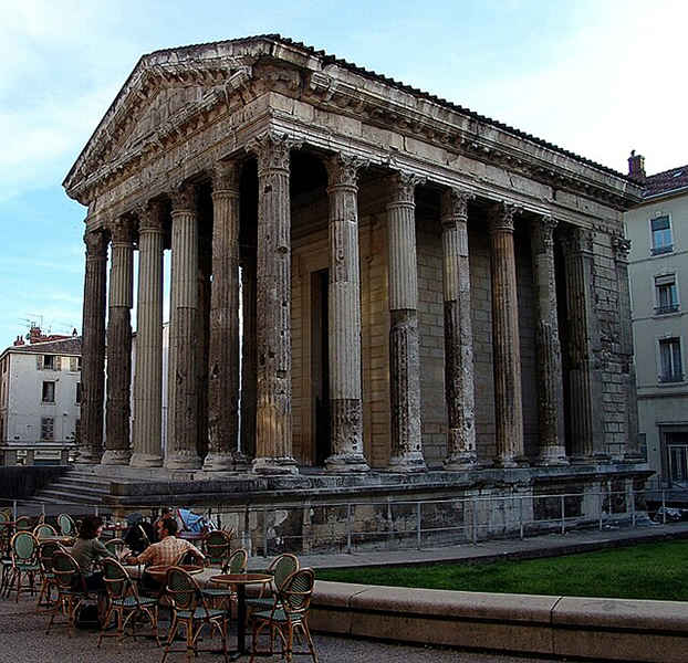 Храм Августа и Ливии