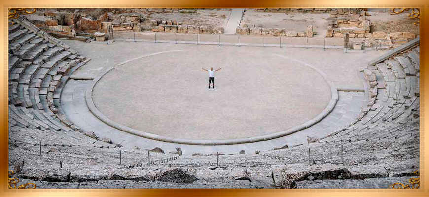 античных театров материковой Древней Греции