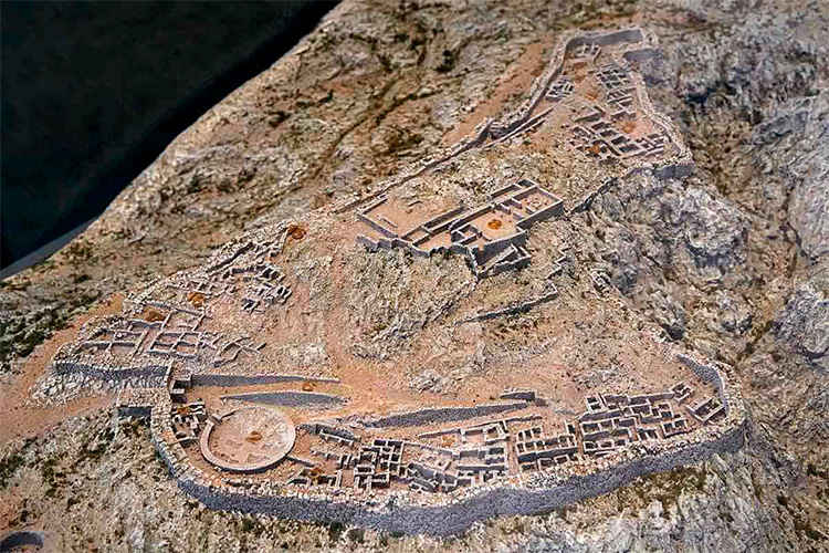 Модель микенских руин